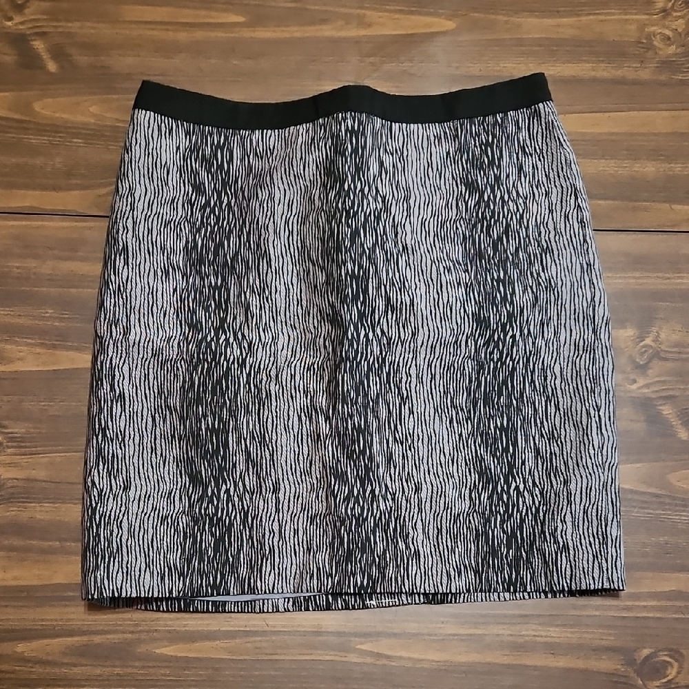 Ann Taylor Black and White Textured Pencil Skirt